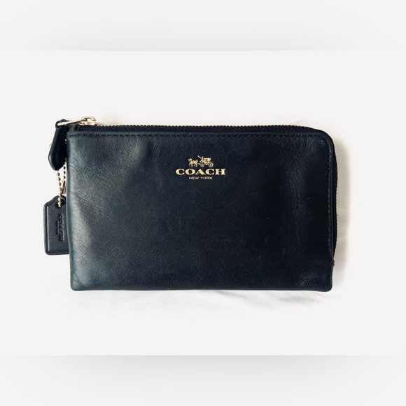 Coach Handbags - Coach Black Leather Zip Pouch